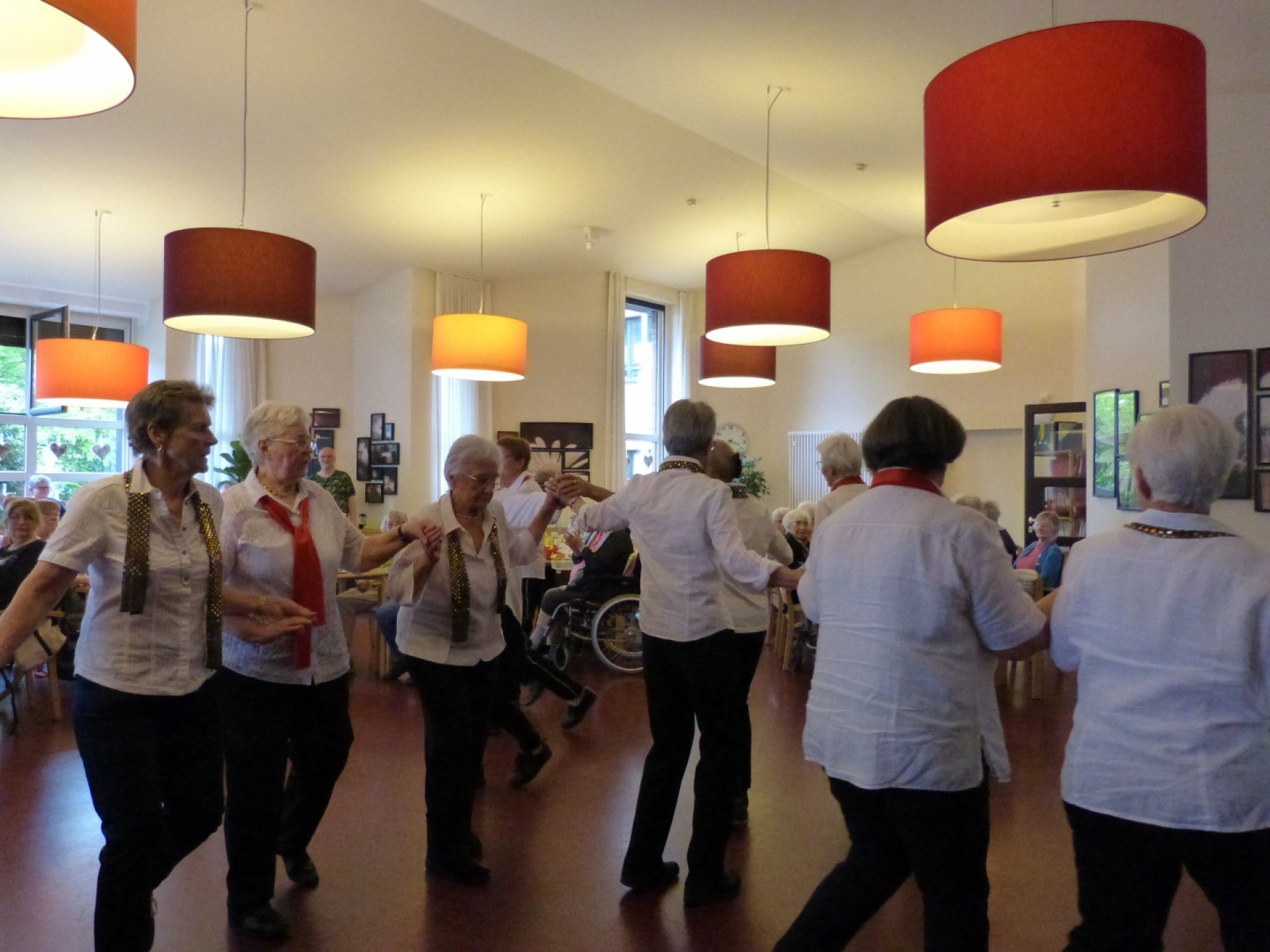 Tanz in den Mai mit der Tanzgruppe
